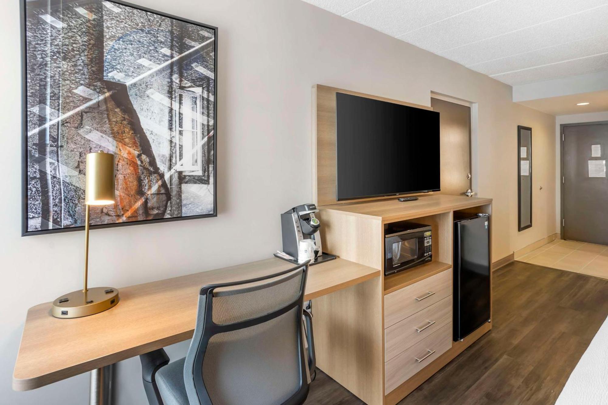 Best Western Plus Heritage Rail Inn & Suites Йорк Екстериор снимка