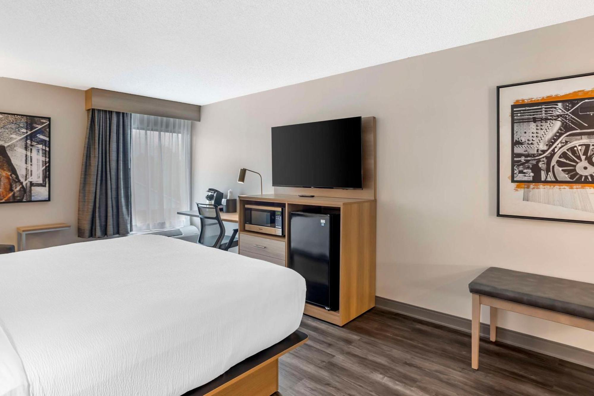 Best Western Plus Heritage Rail Inn & Suites Йорк Екстериор снимка