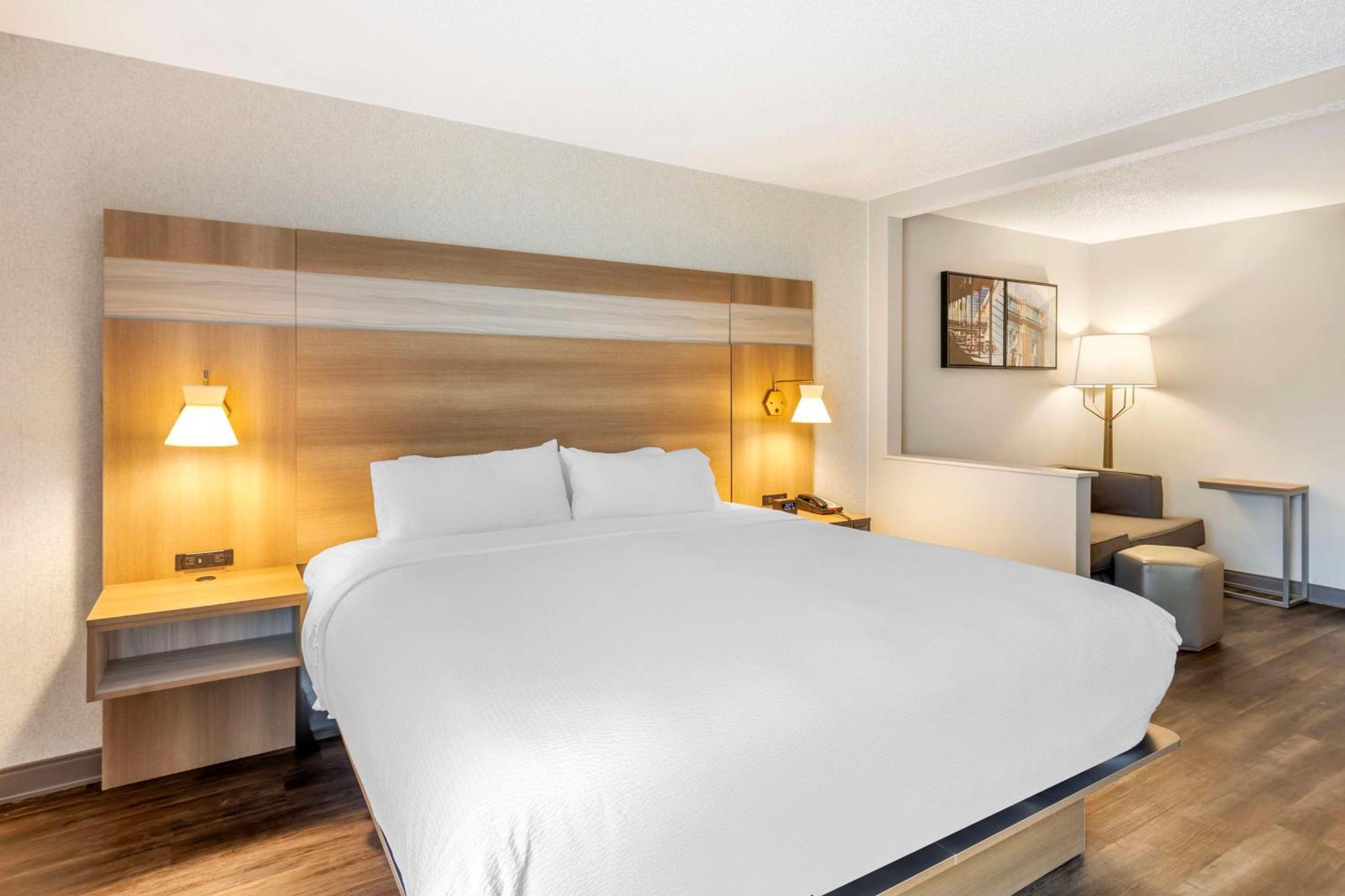 Best Western Plus Heritage Rail Inn & Suites Йорк Екстериор снимка