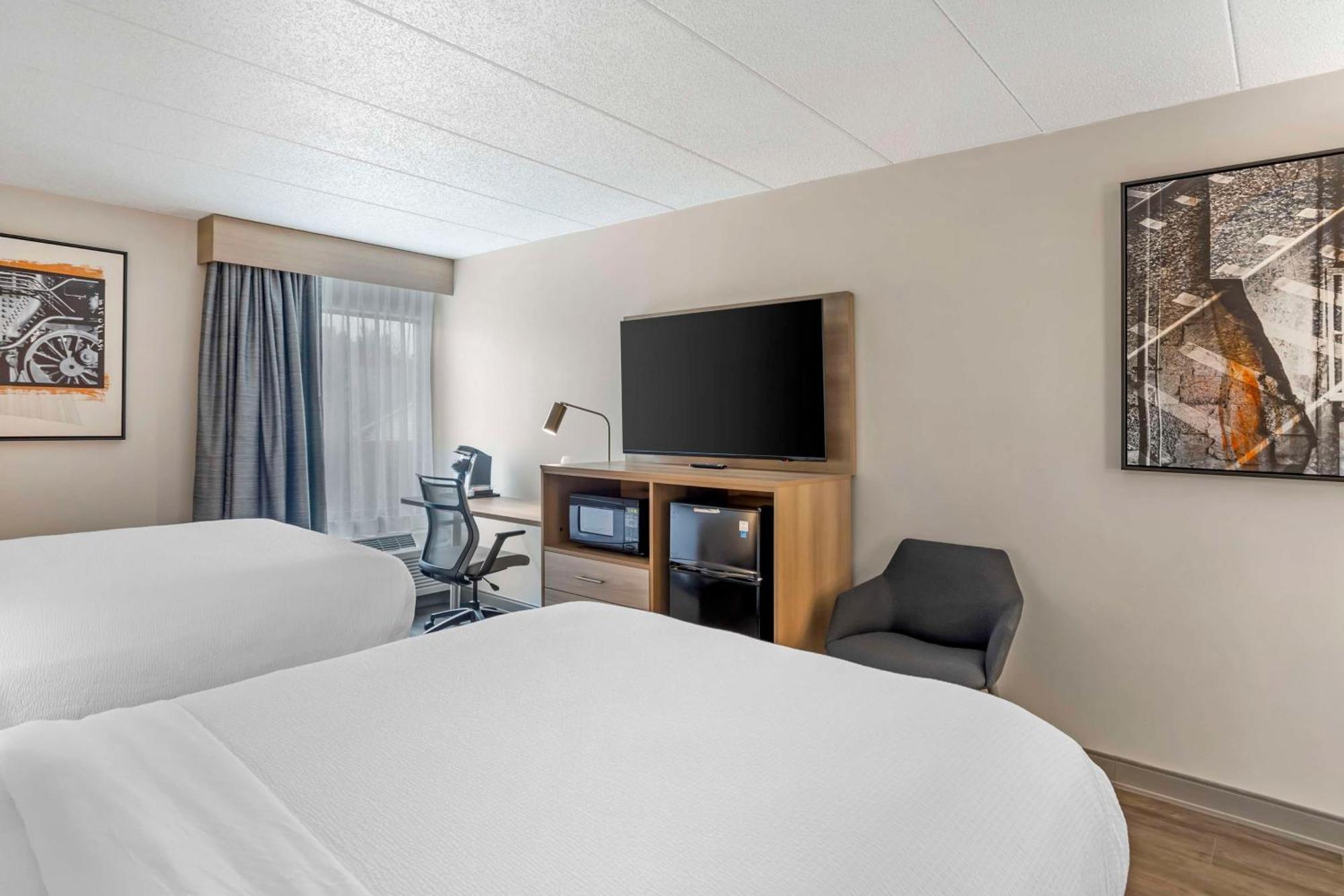 Best Western Plus Heritage Rail Inn & Suites Йорк Екстериор снимка