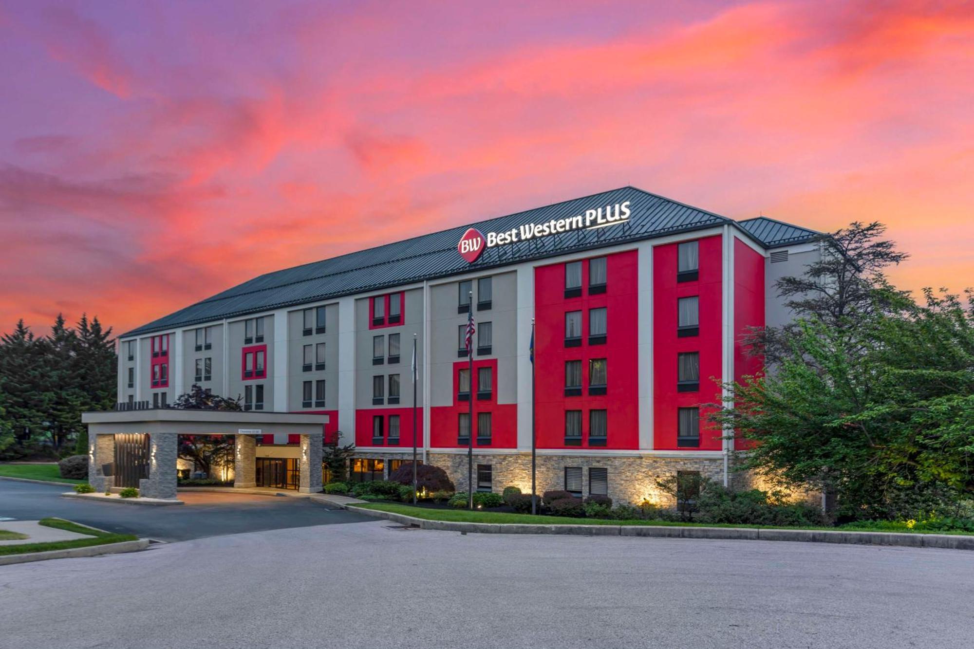 Best Western Plus Heritage Rail Inn & Suites Йорк Екстериор снимка