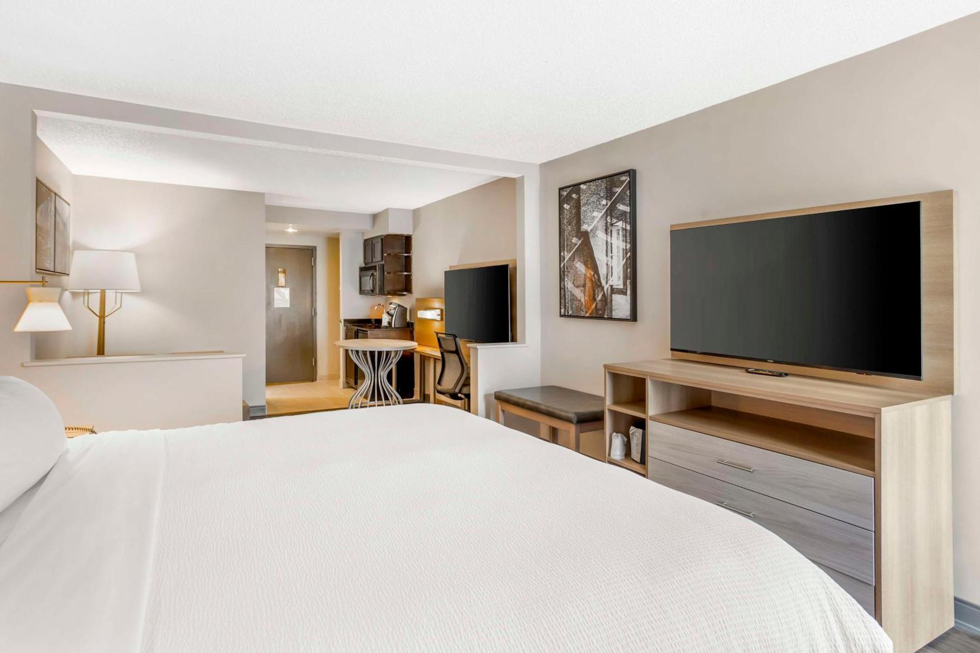Best Western Plus Heritage Rail Inn & Suites Йорк Екстериор снимка