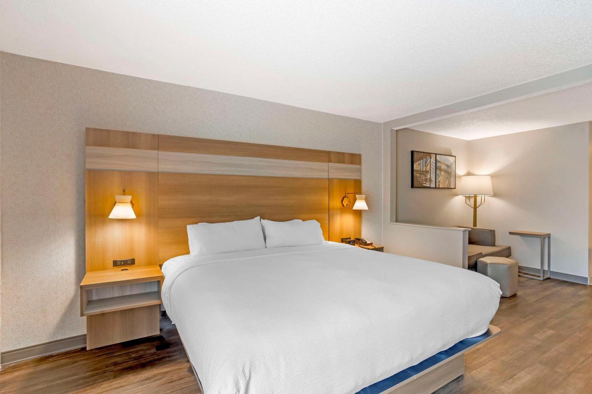 Best Western Plus Heritage Rail Inn & Suites Йорк Екстериор снимка