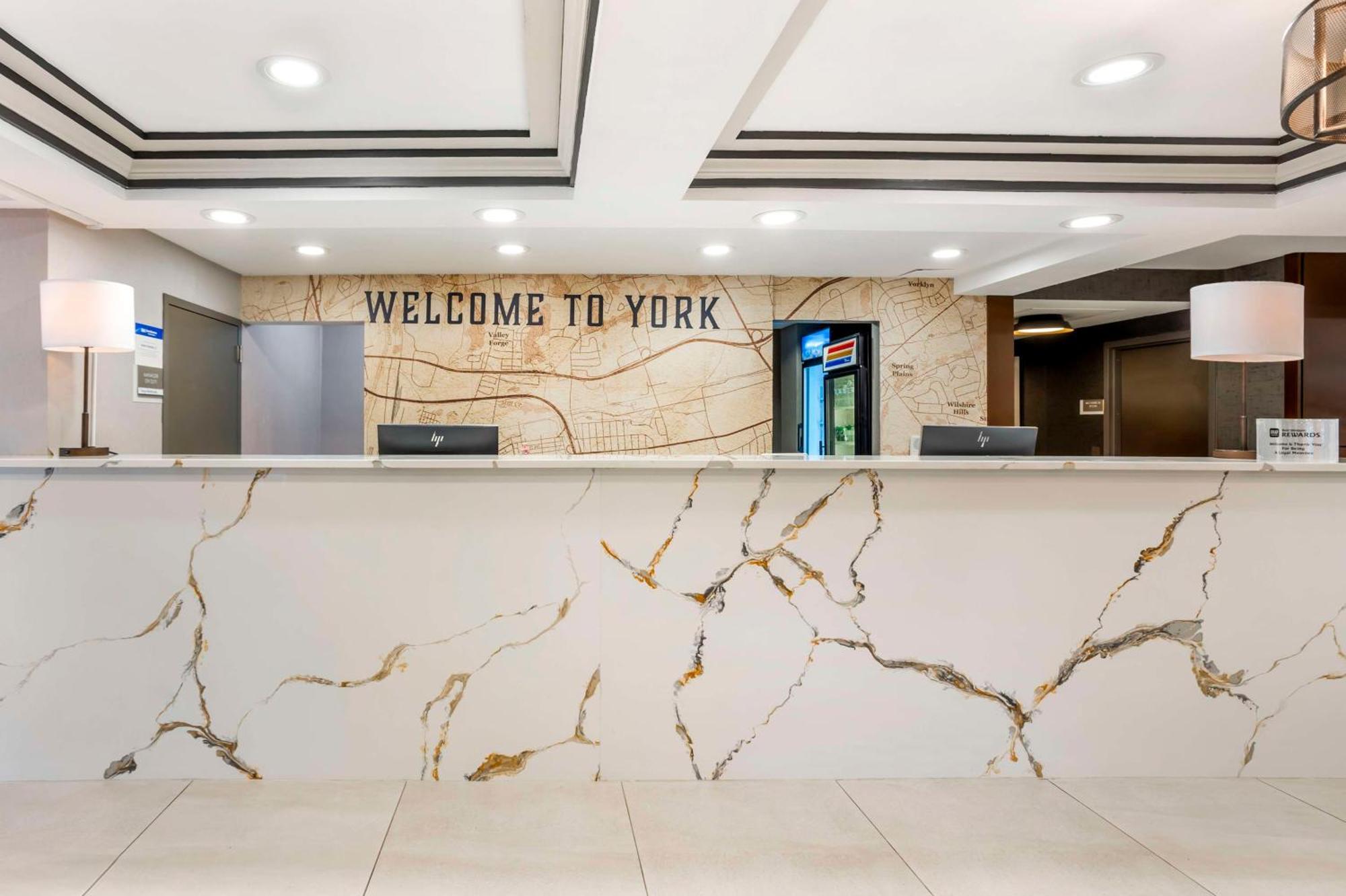 Best Western Plus Heritage Rail Inn & Suites Йорк Екстериор снимка