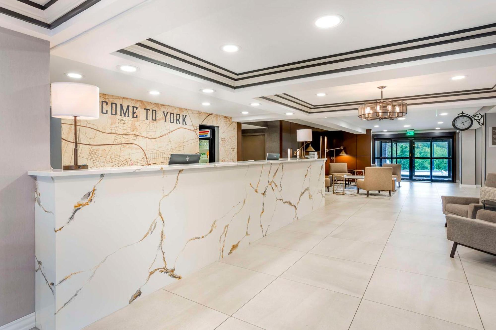Best Western Plus Heritage Rail Inn & Suites Йорк Екстериор снимка