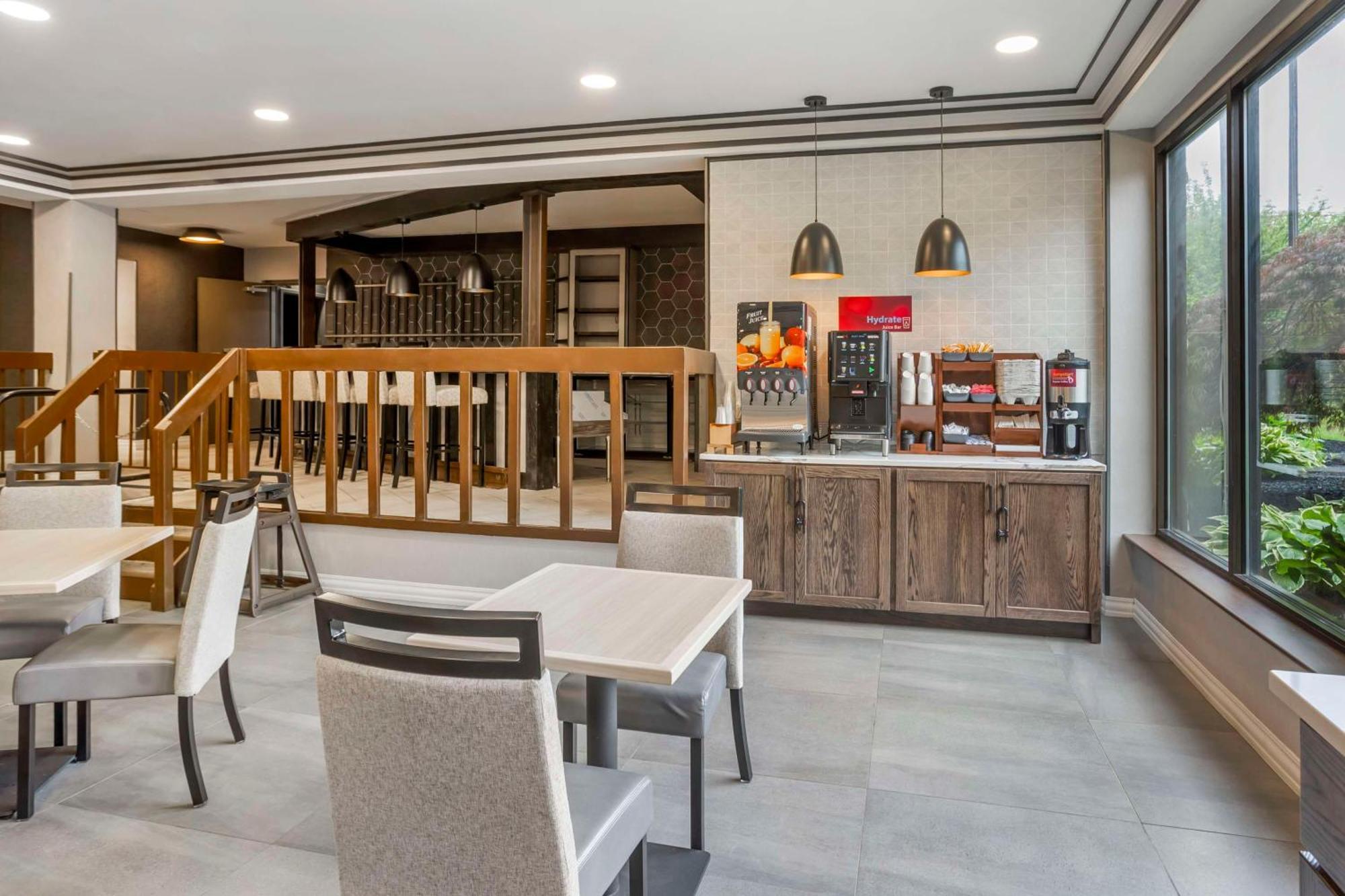 Best Western Plus Heritage Rail Inn & Suites Йорк Екстериор снимка