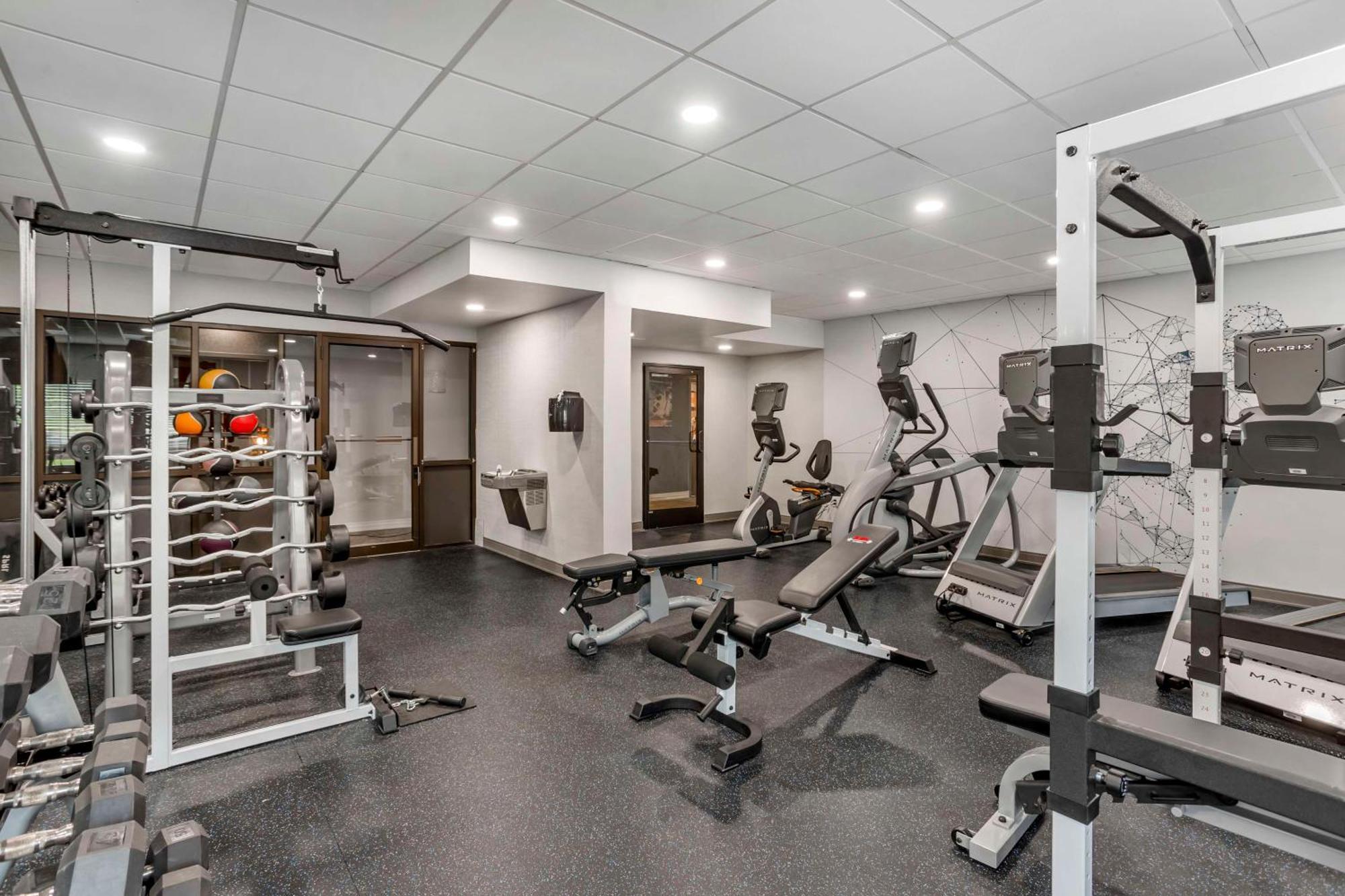 Best Western Plus Heritage Rail Inn & Suites Йорк Екстериор снимка