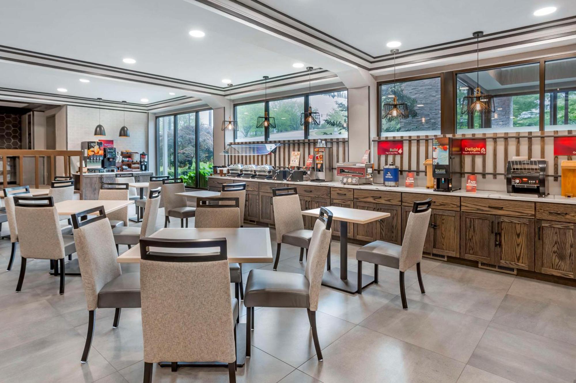 Best Western Plus Heritage Rail Inn & Suites Йорк Екстериор снимка