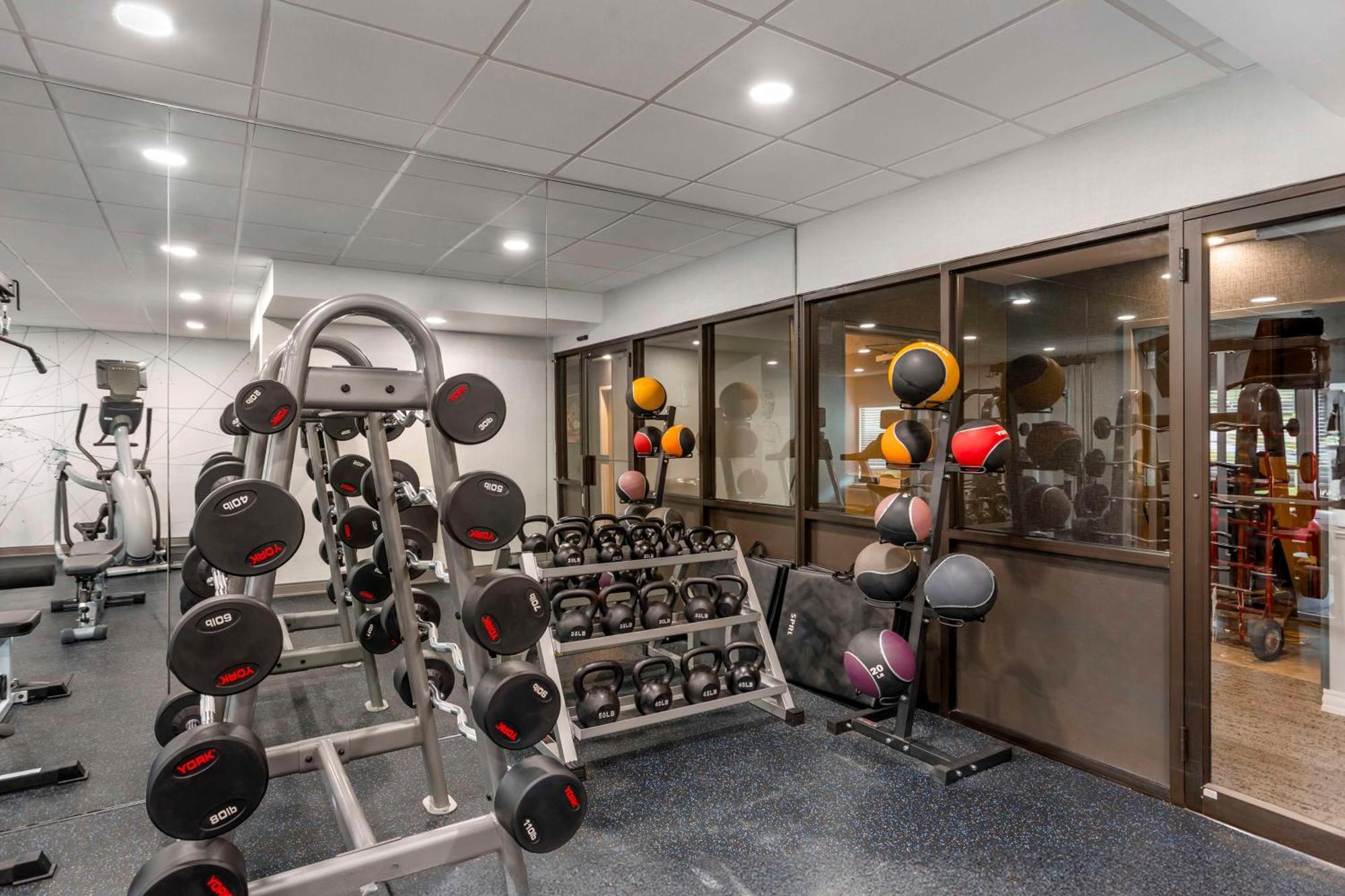 Best Western Plus Heritage Rail Inn & Suites Йорк Екстериор снимка