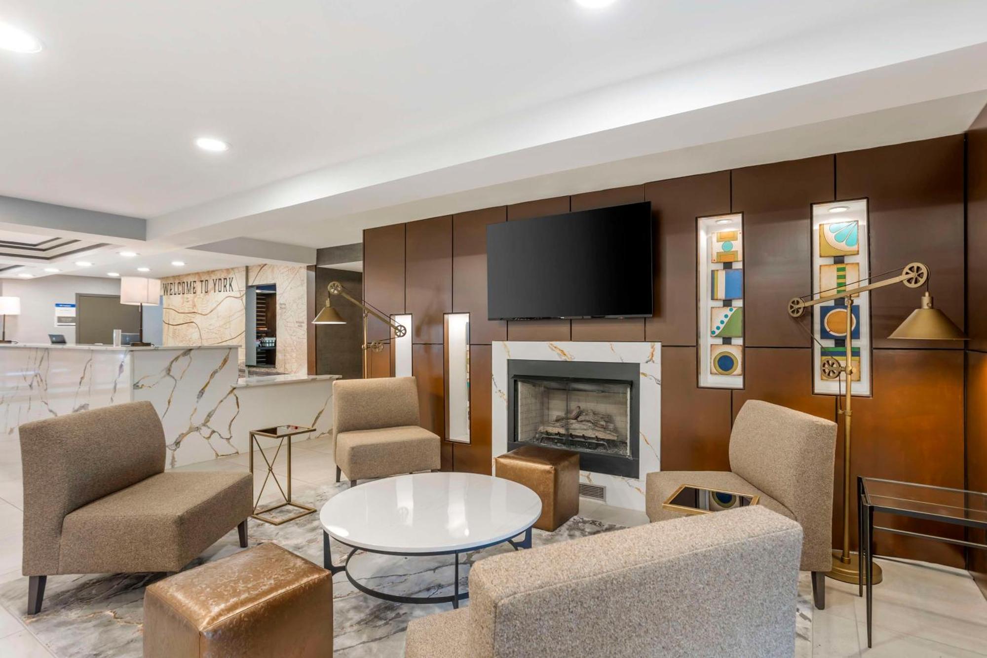 Best Western Plus Heritage Rail Inn & Suites Йорк Екстериор снимка